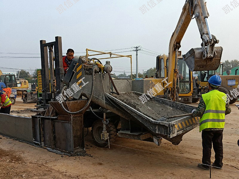 路肩墻滑膜機